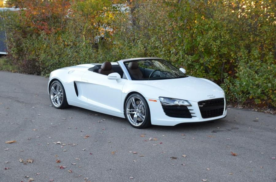  Audi R8 Spyder 2011 года  (NA) (фото 1 из 59)